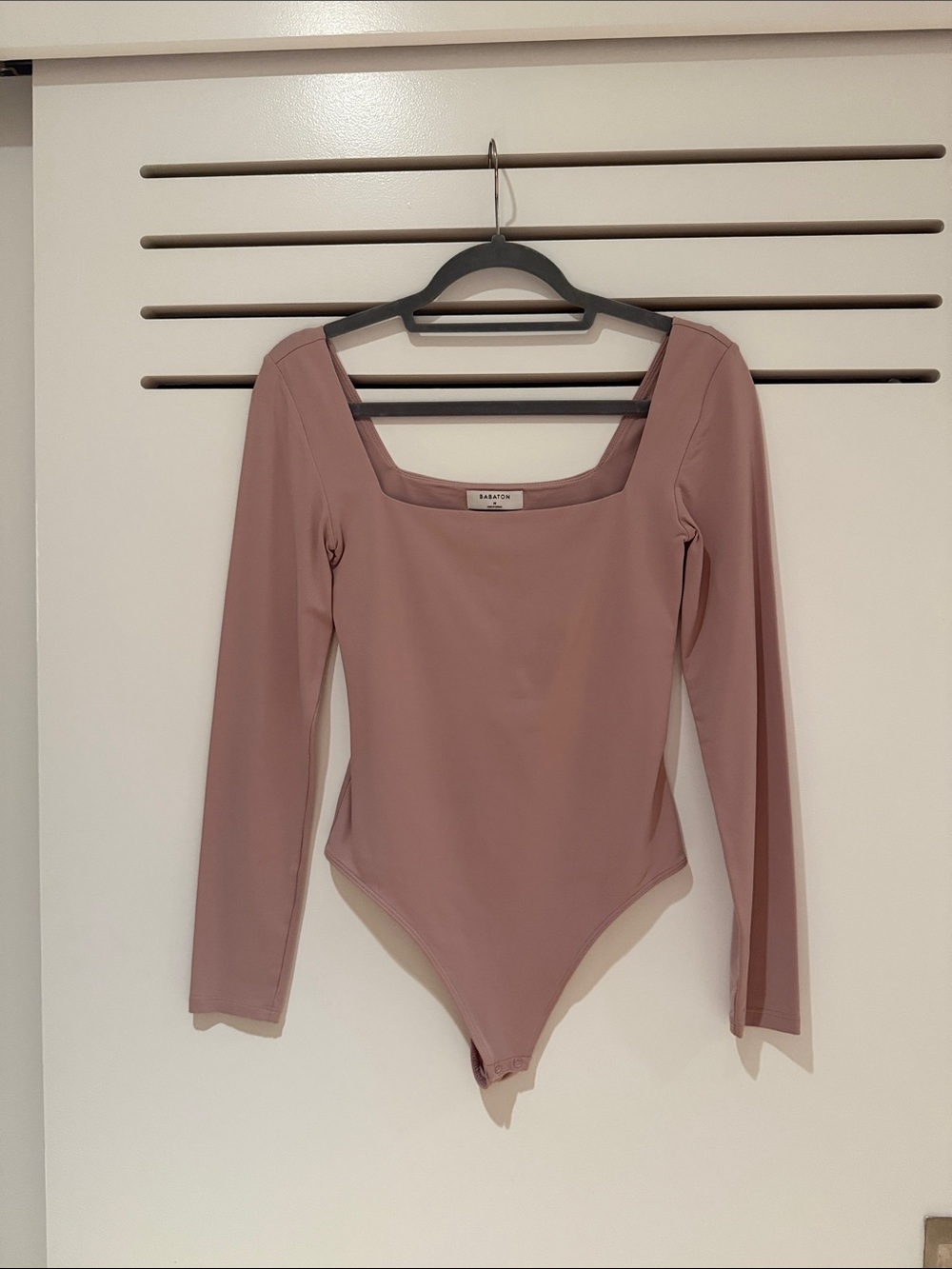 Aritzia Babaton Dusty Rose Square-Neck Long Sleeve Bodysuit